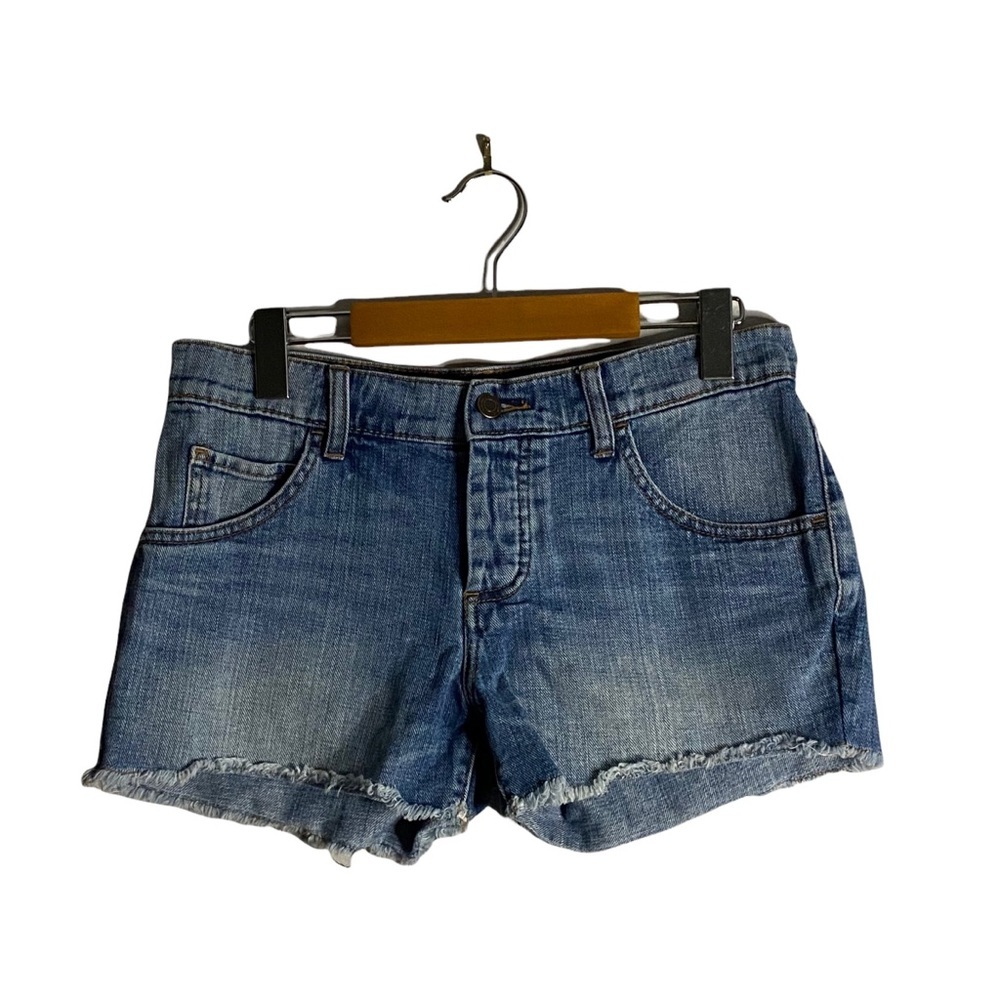 London Jeans Women Medium Wash Midi Denim Cut-Off Shorts
